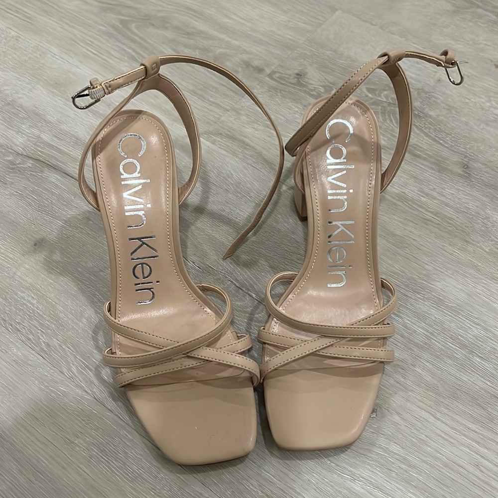 Women’s strappy sandals